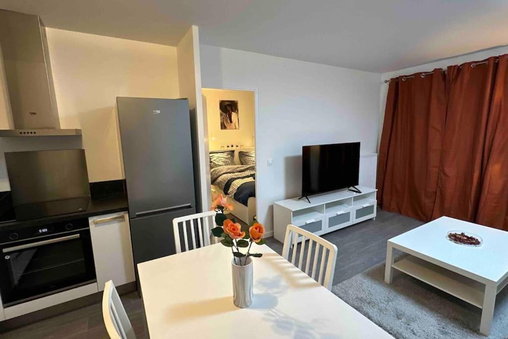 Appartement Cozy - Quartier Residentiel Melun Eksteriør bilde