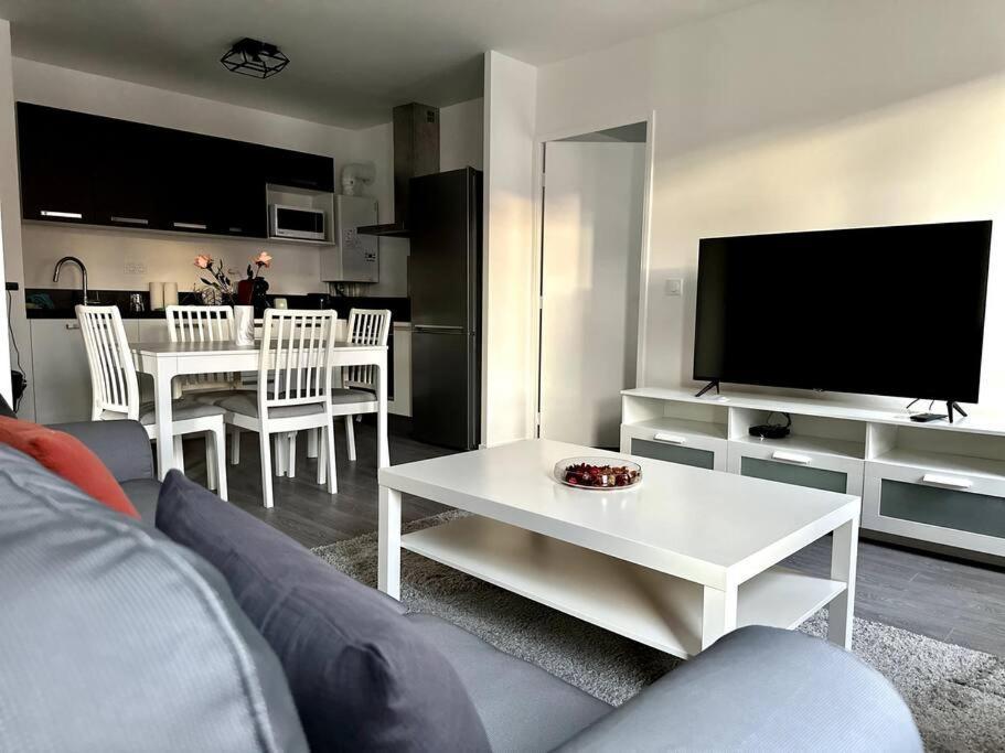 Appartement Cozy - Quartier Residentiel Melun Eksteriør bilde